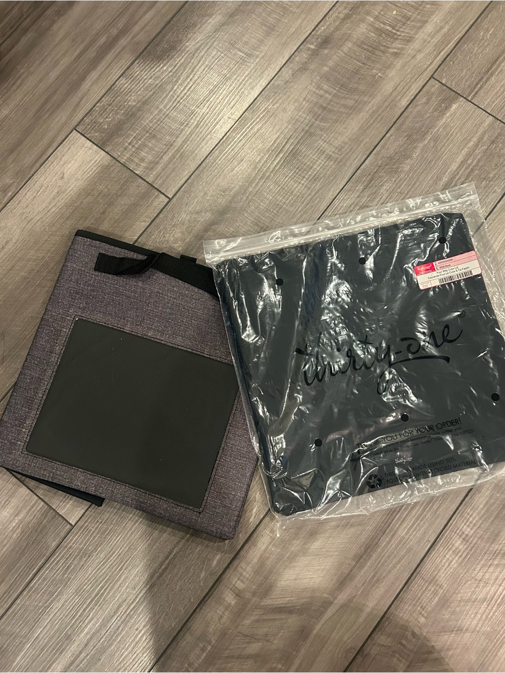 thirty-one your way cube with Black lid with Heathered Gray Panel